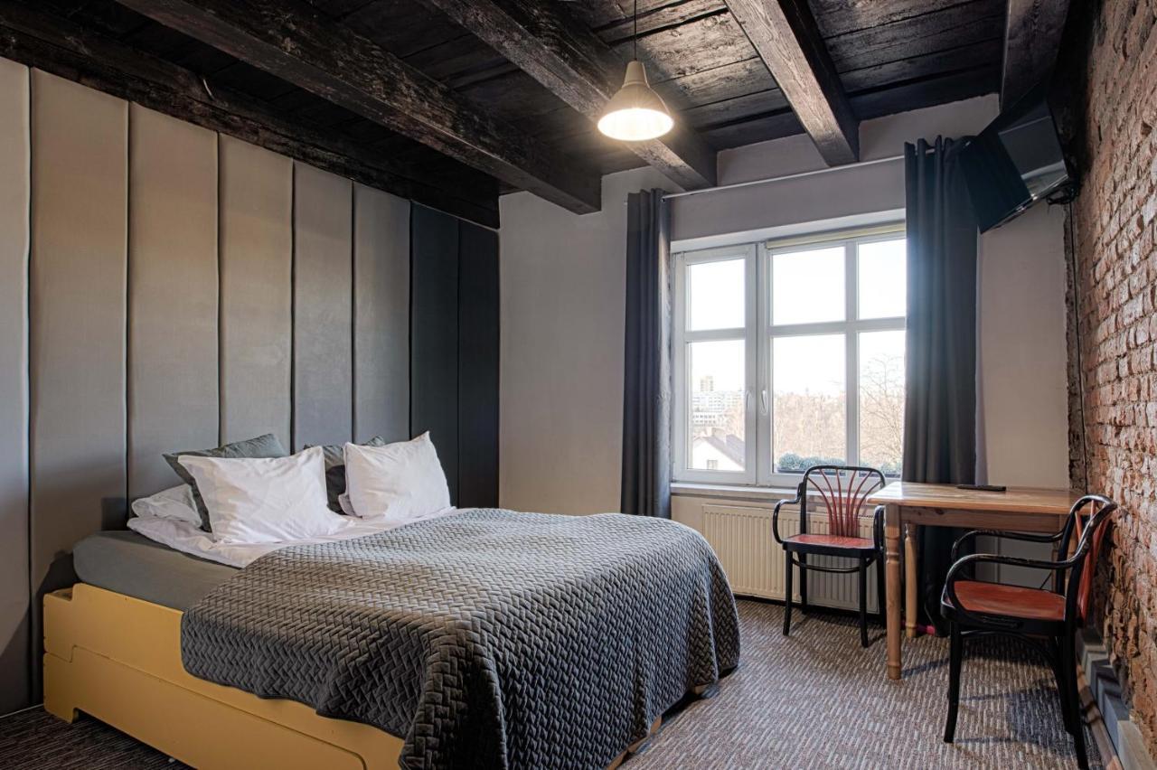 3 Bros' Hostel Cieszyn Цешин Экстерьер фото