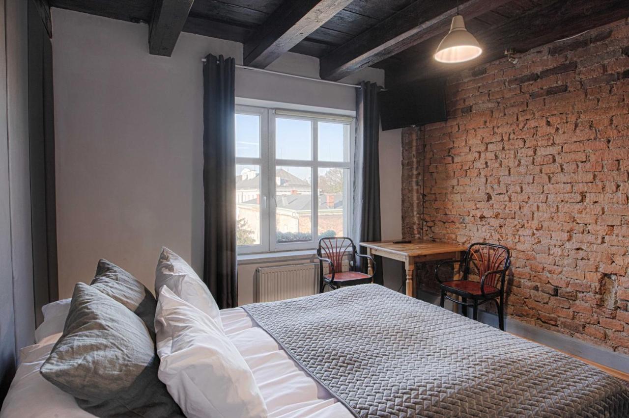 3 Bros' Hostel Cieszyn Цешин Экстерьер фото