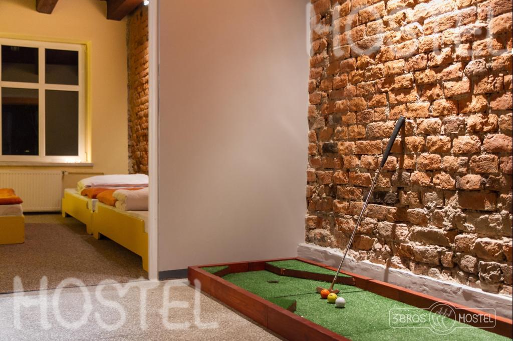 3 Bros' Hostel Cieszyn Цешин Экстерьер фото