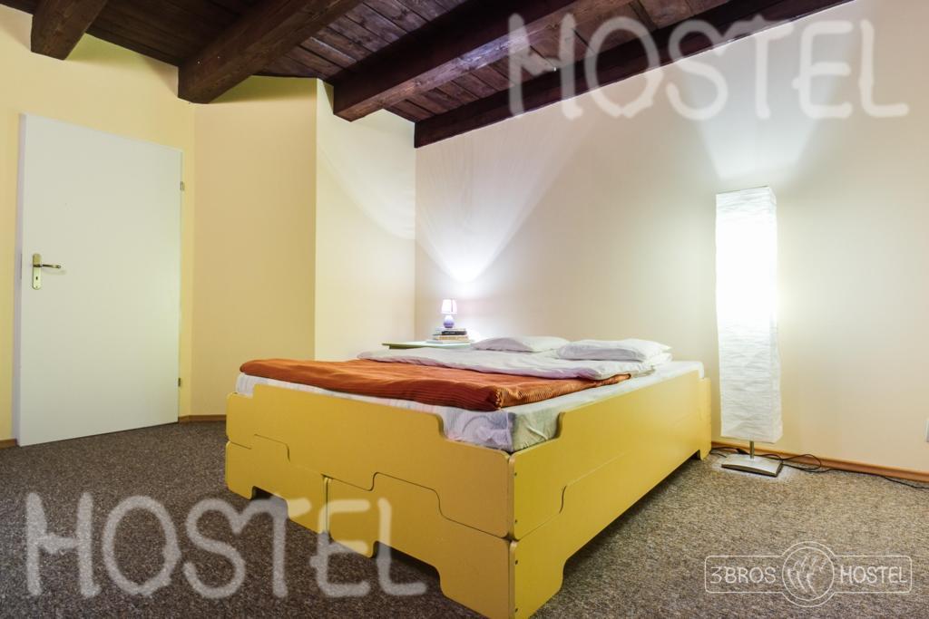 3 Bros' Hostel Cieszyn Экстерьер фото