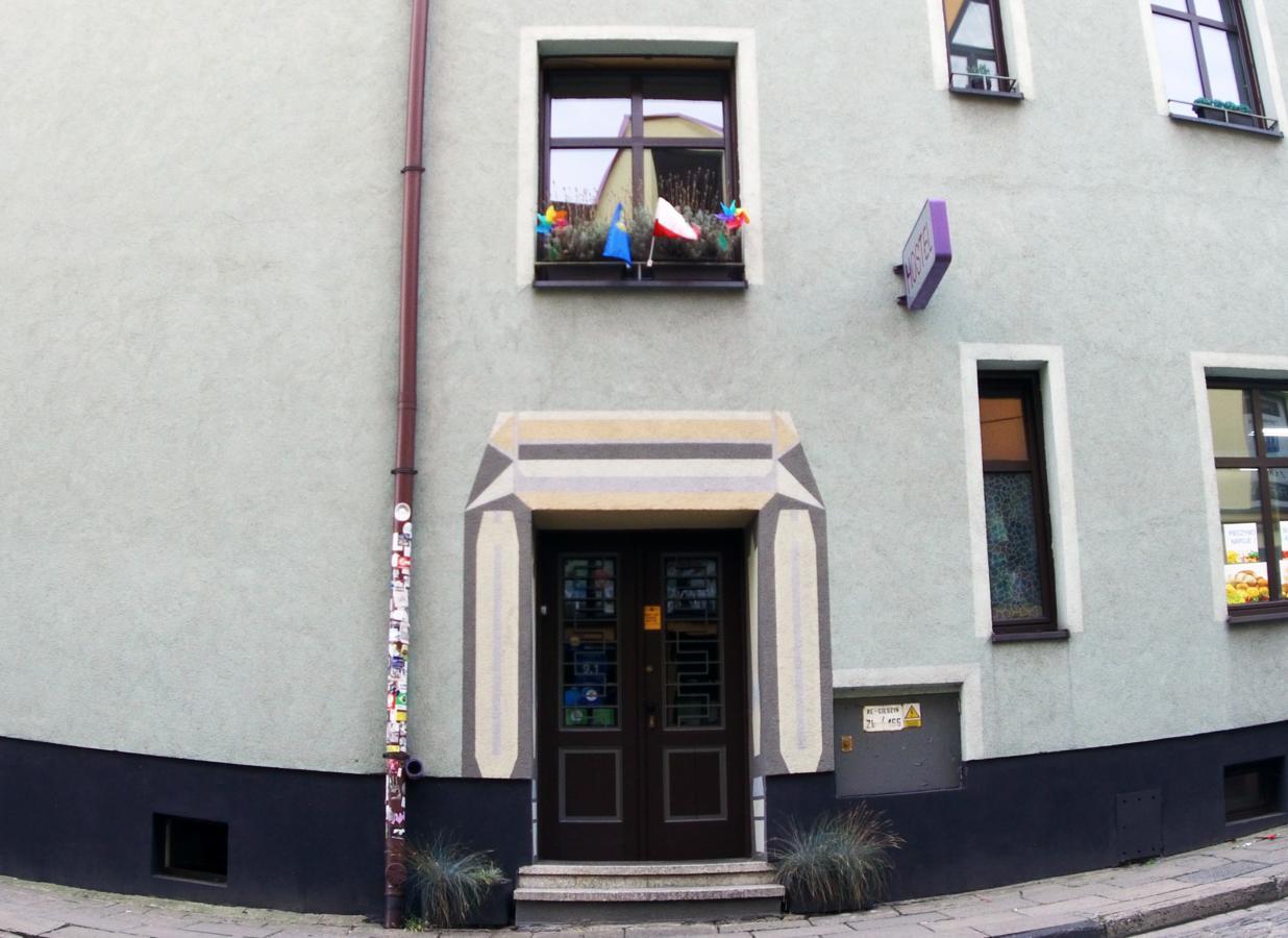 3 Bros' Hostel Cieszyn Экстерьер фото