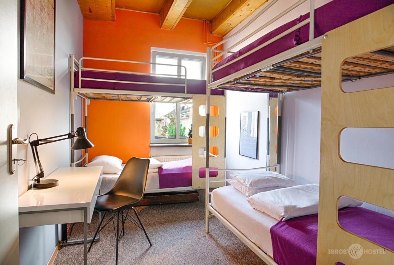 3 Bros' Hostel Cieszyn Цешин Экстерьер фото